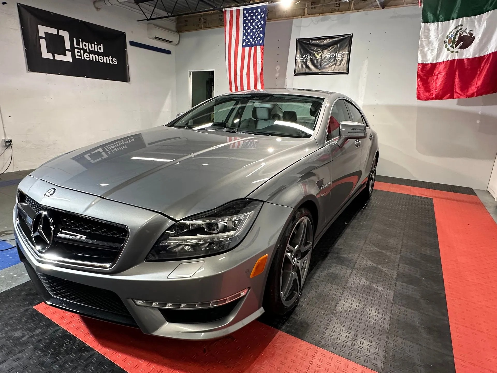 Mercedes-Benz after ceramic coating Orlando — mirror gloss finish by Black V Protect